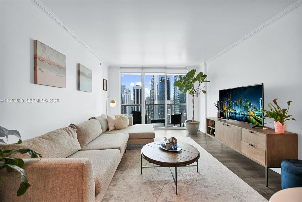 55 SE 6th St 3404, Miami, FL 33131