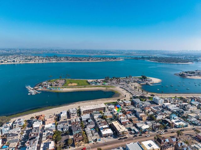 830 Pismo, San Diego, CA 92109