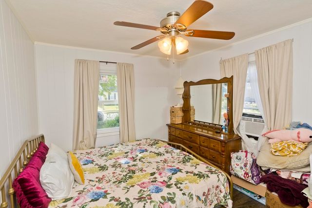 39 Seymour Ave, Springfield, MA 01109