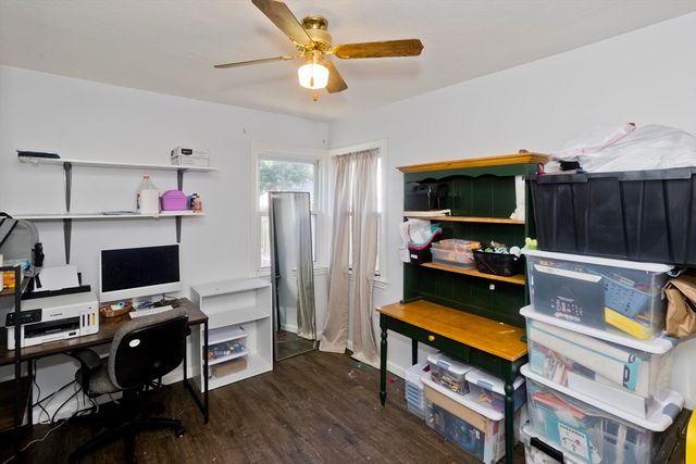39 Seymour Ave, Springfield, MA 01109