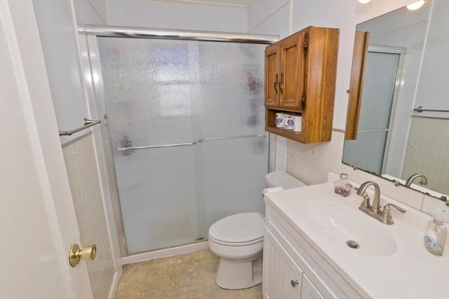 39 Seymour Ave, Springfield, MA 01109