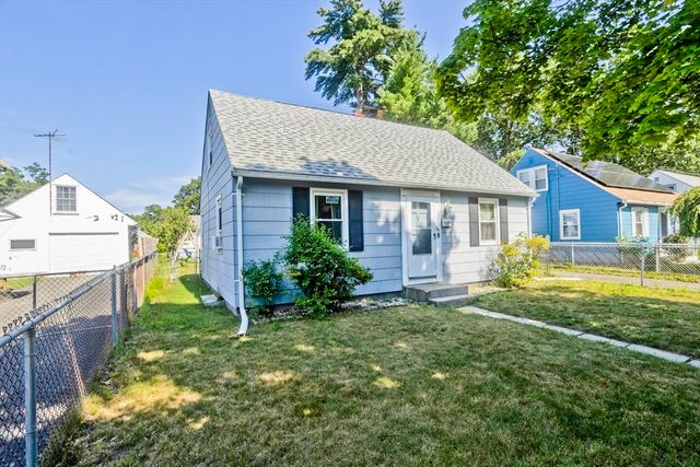 39 Seymour Ave, Springfield, MA 01109