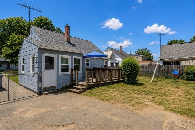 39 Seymour Ave, Springfield, MA 01109