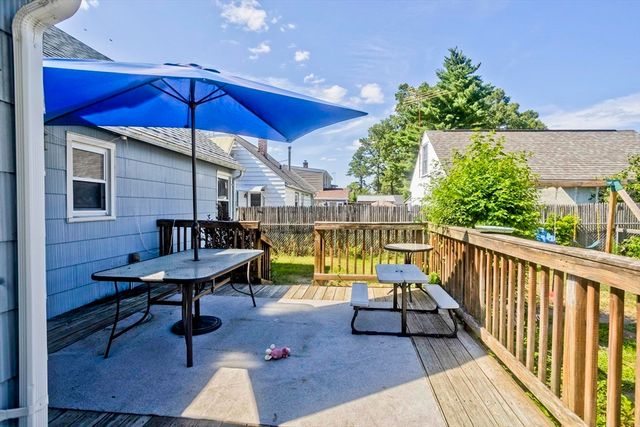 39 Seymour Ave, Springfield, MA 01109