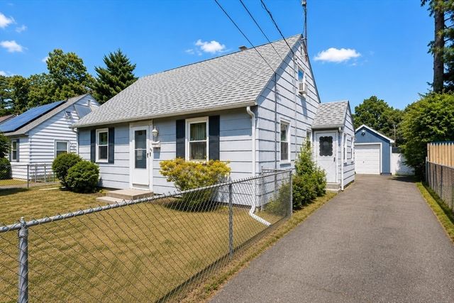 39 Seymour Ave, Springfield, MA 01109