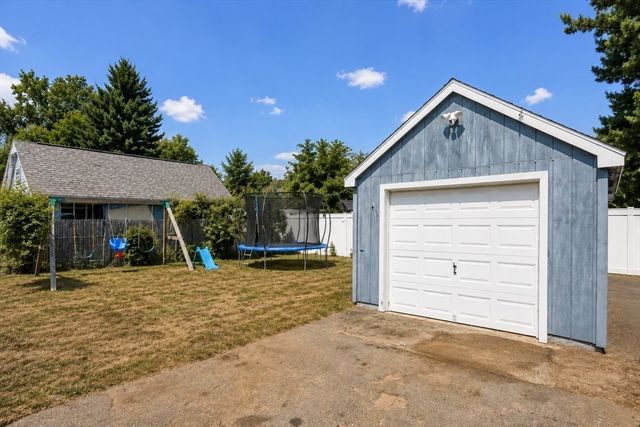 39 Seymour Ave, Springfield, MA 01109