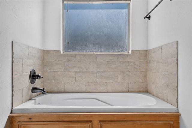 346 Pacific Crest Trail, Edmond, OK 73003