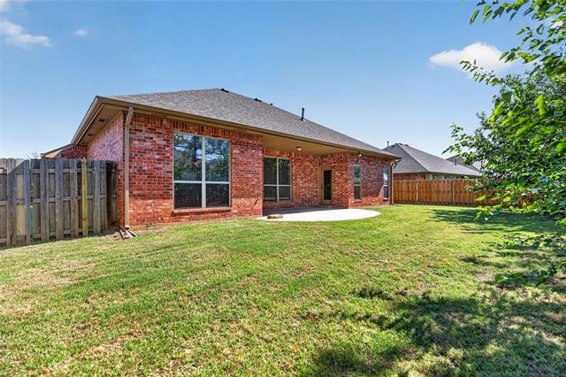 346 Pacific Crest Trail, Edmond, OK 73003