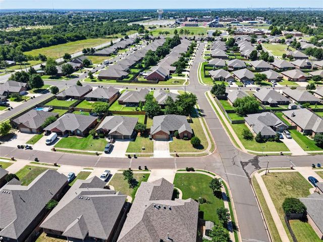 346 Pacific Crest Trail, Edmond, OK 73003