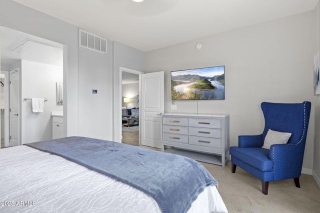 15221 N CLUBGATE Drive 2028, Scottsdale, AZ 85254