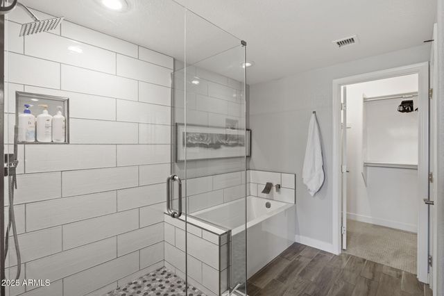 15221 N CLUBGATE Drive 2028, Scottsdale, AZ 85254