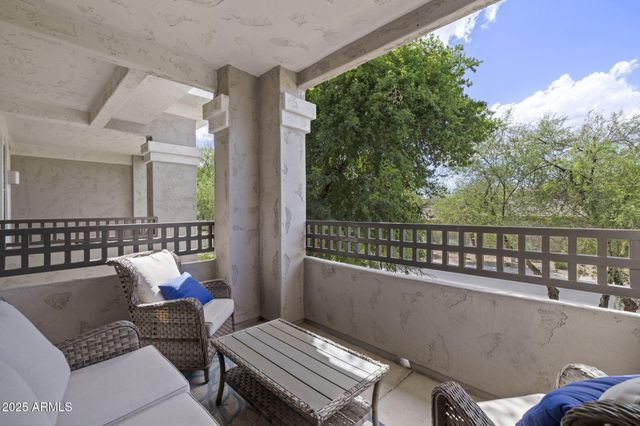 15221 N CLUBGATE Drive 2028, Scottsdale, AZ 85254