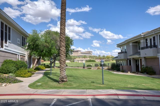 15221 N CLUBGATE Drive 2028, Scottsdale, AZ 85254