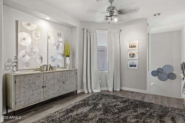 15221 N CLUBGATE Drive 2028, Scottsdale, AZ 85254