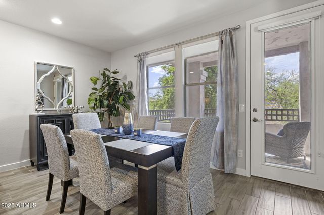 15221 N CLUBGATE Drive 2028, Scottsdale, AZ 85254