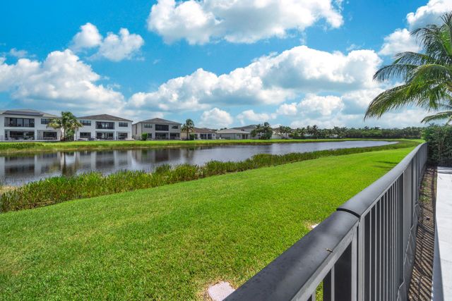 8804 Skyward Street, Boca Raton, FL 33496