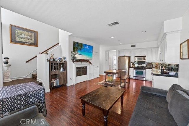 374 Aviator, Tustin, CA 92782