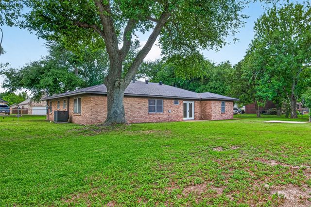 9219 Kostelnik Street, Needville, TX 77461