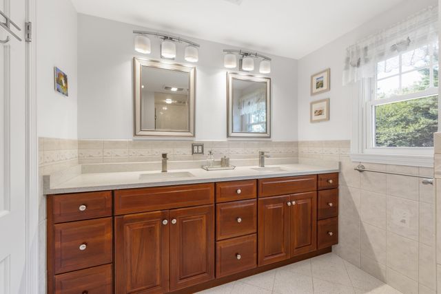 57 Carl Road, Holliston, MA 01746