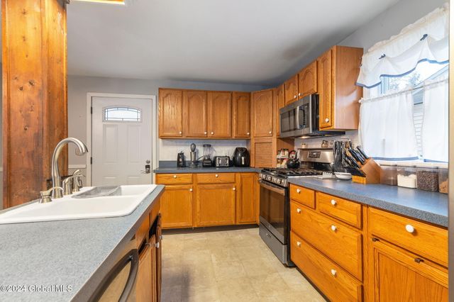 275 Nelson Avenue, Saratoga Springs, NY 12866
