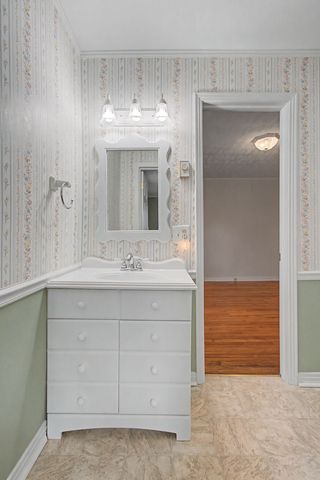 704 Fleming St, Columbia, TN 38401