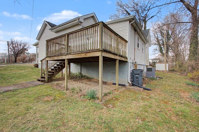 704 Fleming St, Columbia, TN 38401