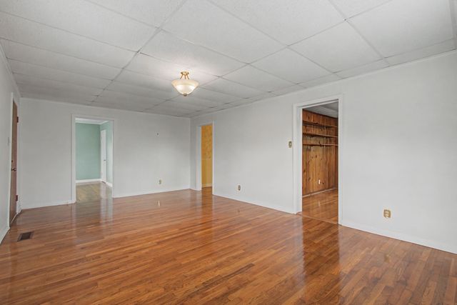 704 Fleming St, Columbia, TN 38401