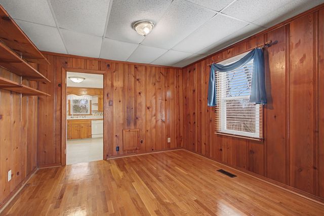 704 Fleming St, Columbia, TN 38401