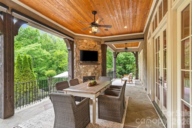 9105 Island Point Road, Charlotte, NC 28278