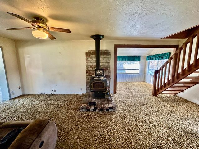 13990 N Applegate Road, Applegate, OR 97530