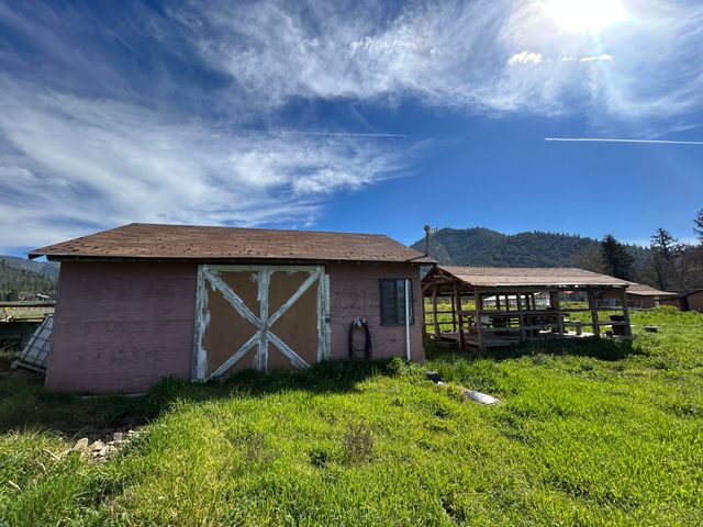 13990 N Applegate Road, Applegate, OR 97530