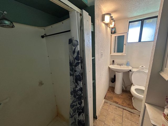 13990 N Applegate Road, Applegate, OR 97530