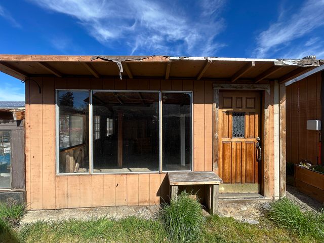 13990 N Applegate Road, Applegate, OR 97530