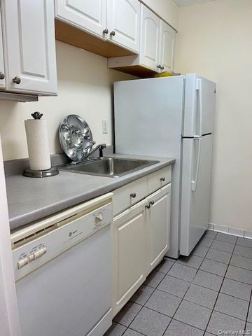 15105 Cross Island Parkway 1D, Whitestone, NY 11357