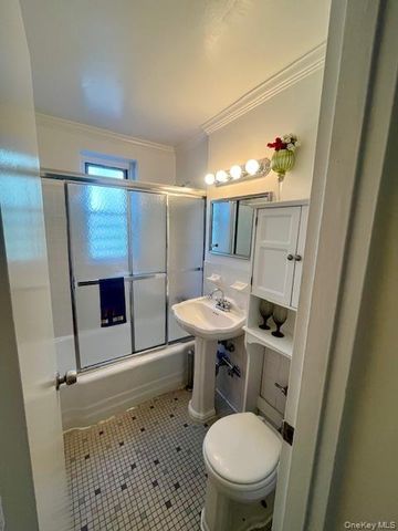 15105 Cross Island Parkway 1D, Whitestone, NY 11357
