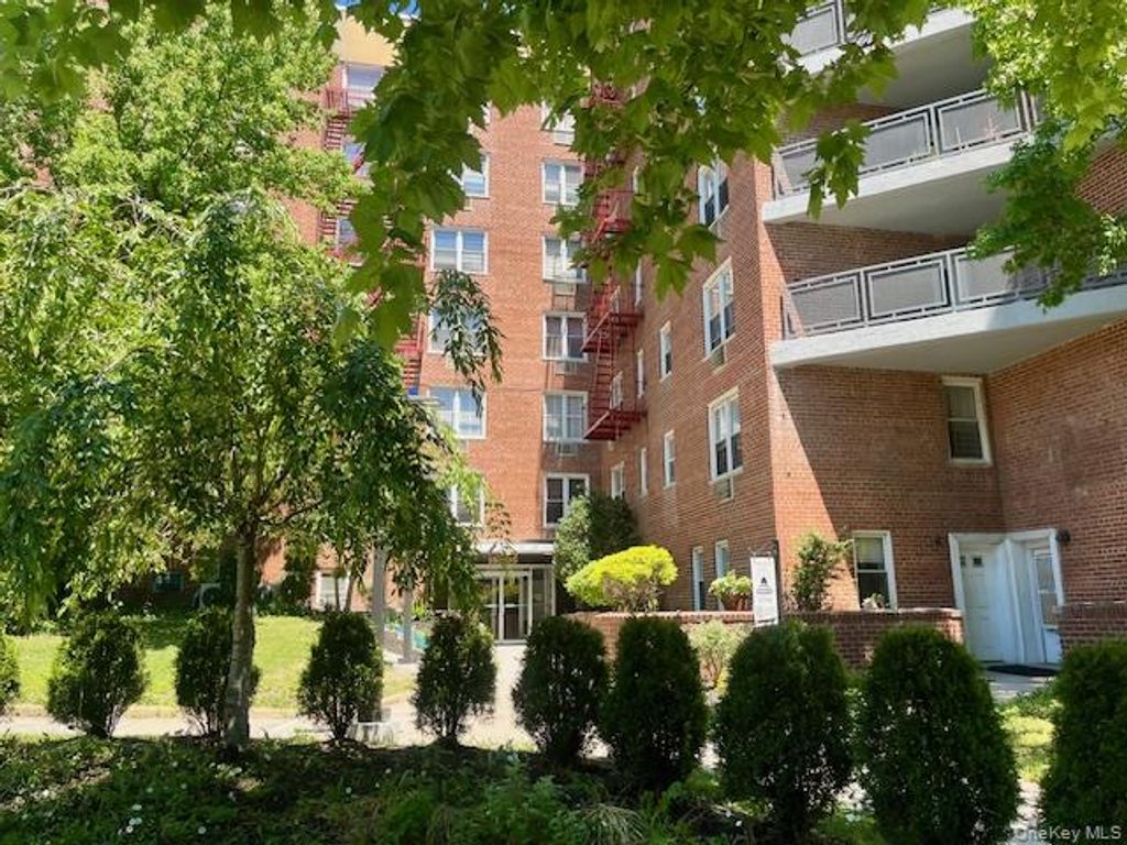 15105 Cross Island Parkway 1D, Whitestone, NY 11357