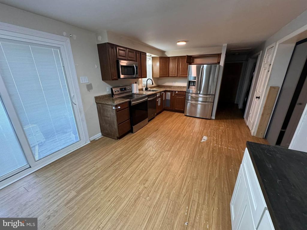 Image 9 of property listing at 21364 CAMBRIDGE AVE, Lexington Park, MD 20653