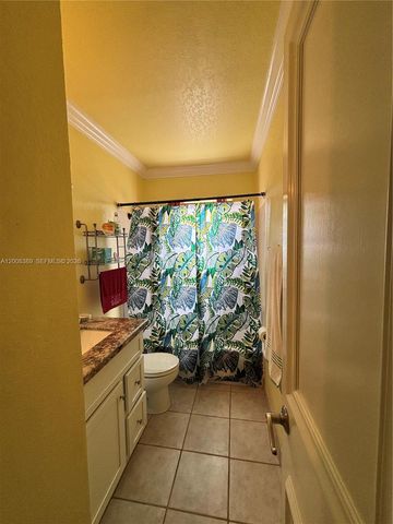 7471 SW 1st St, Margate, FL 33068