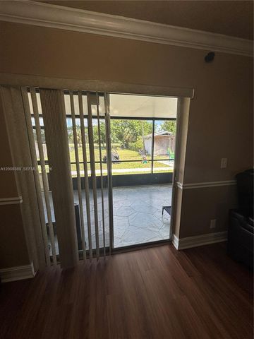 7471 SW 1st St, Margate, FL 33068