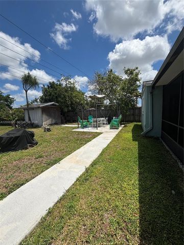 7471 SW 1st St, Margate, FL 33068