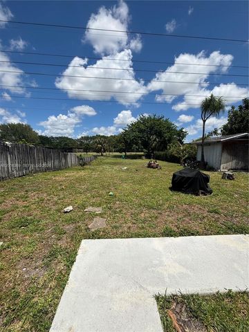 7471 SW 1st St, Margate, FL 33068