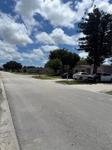 7471 SW 1st St, Margate, FL 33068