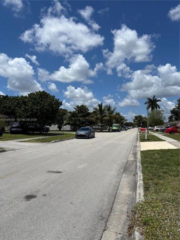 7471 SW 1st St, Margate, FL 33068