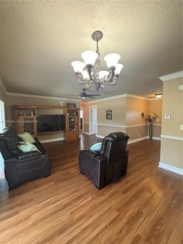 7471 SW 1st St, Margate, FL 33068