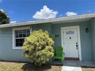 7471 SW 1st St, Margate, FL 33068
