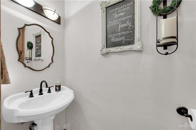 1208 Lake View Drive, Mission, TX 78572