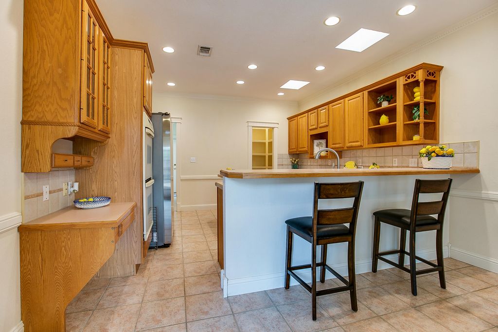 Image 12 of property listing at 1220 Dorchester Drive, San Angelo, TX 76901