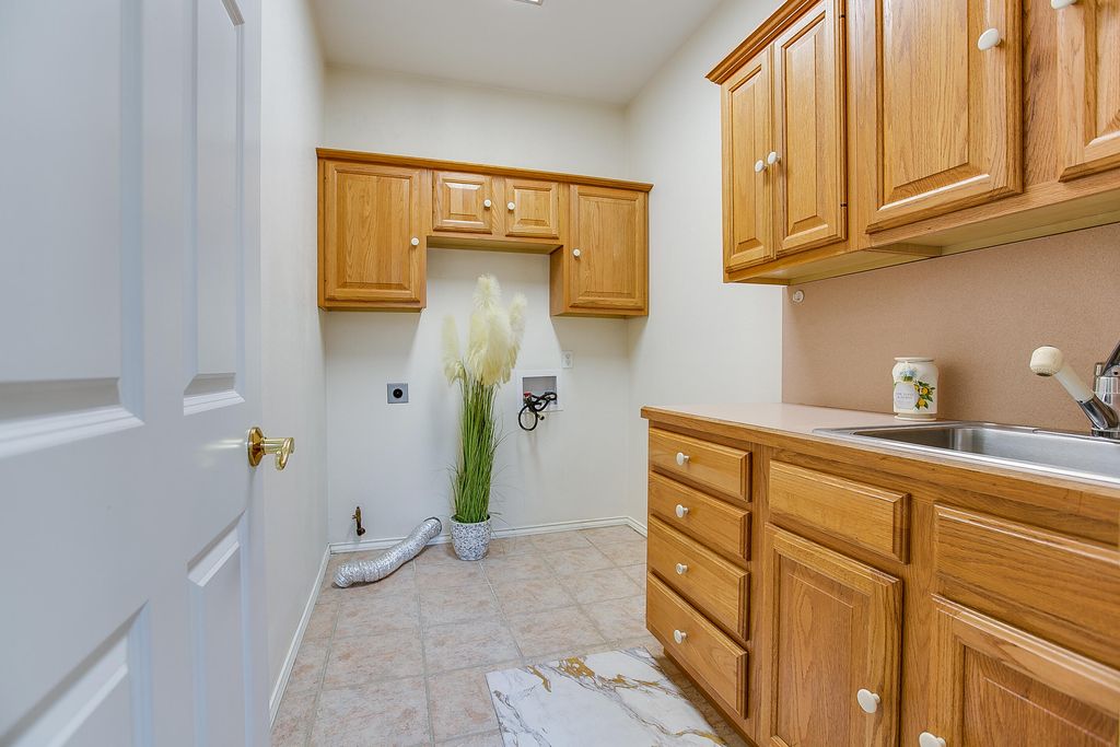 Image 20 of property listing at 1220 Dorchester Drive, San Angelo, TX 76901