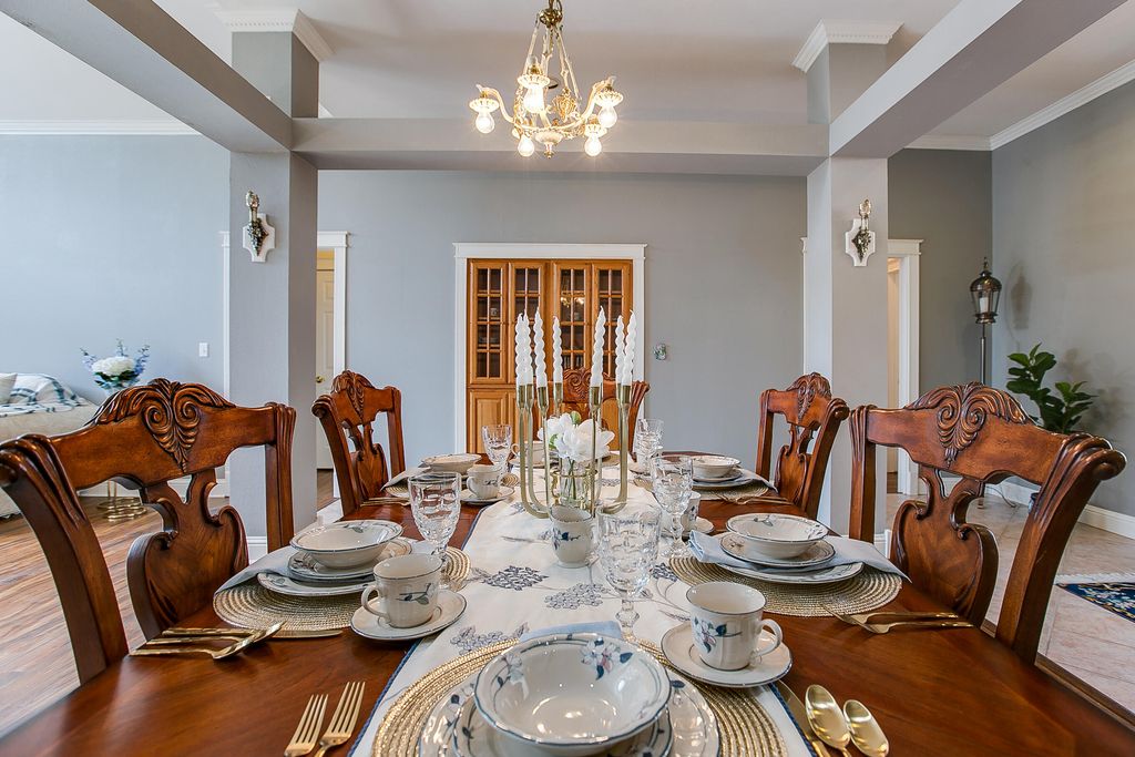 Image 5 of property listing at 1220 Dorchester Drive, San Angelo, TX 76901