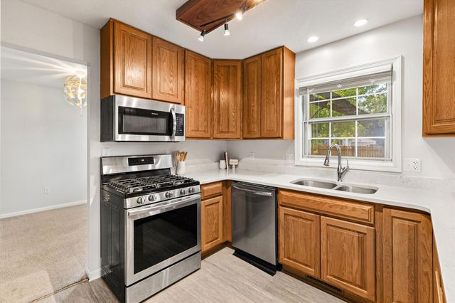 1421 NW Pebble Drive, Ankeny, IA 50023